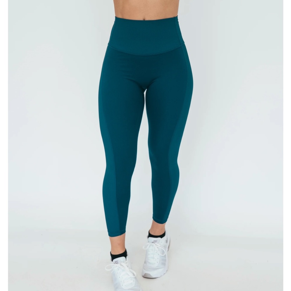Ptula x HB leggings size small in teal sapphire